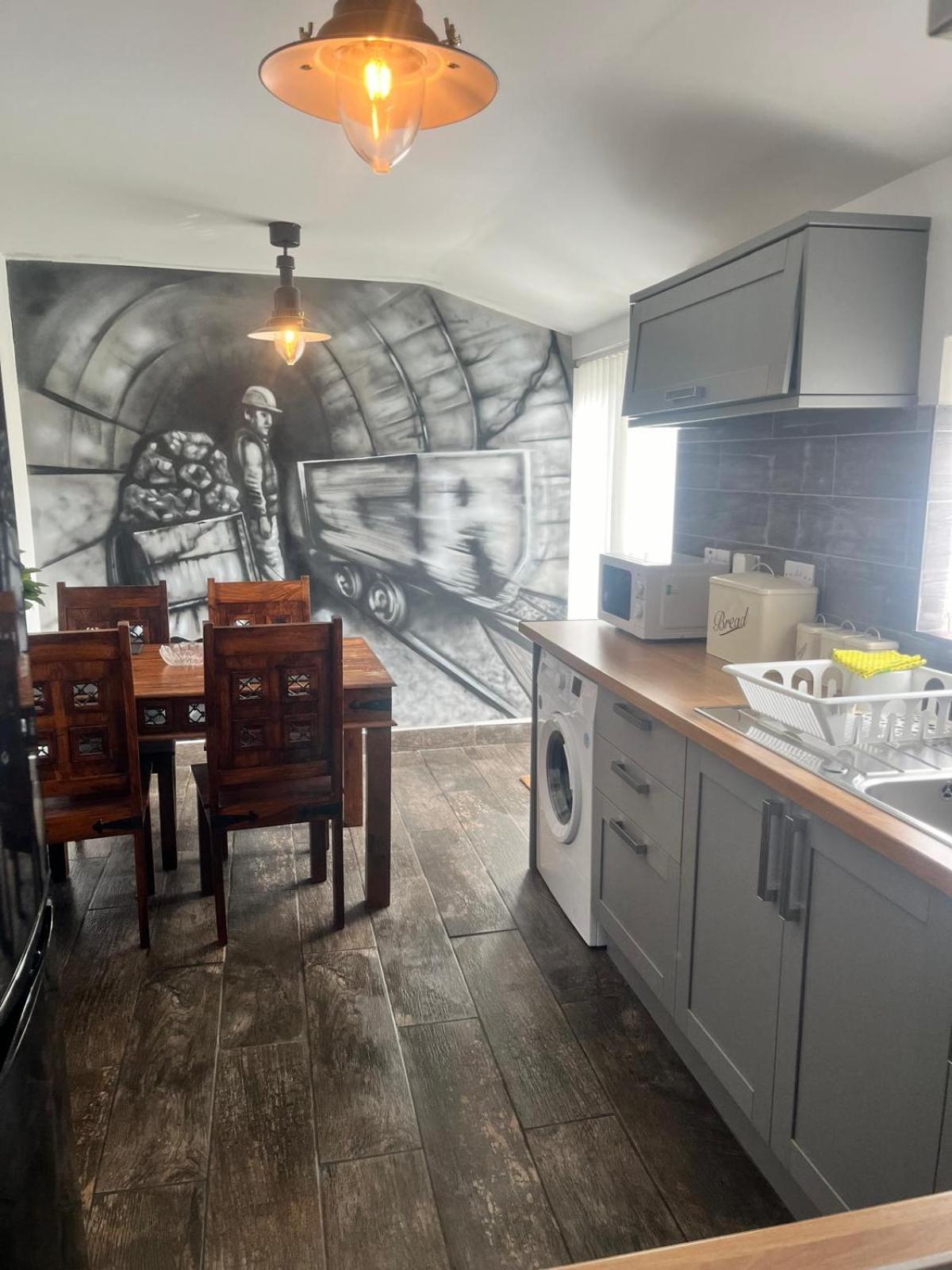Апартаменти Rj S House Мертір-Тідвіл Екстер'єр фото