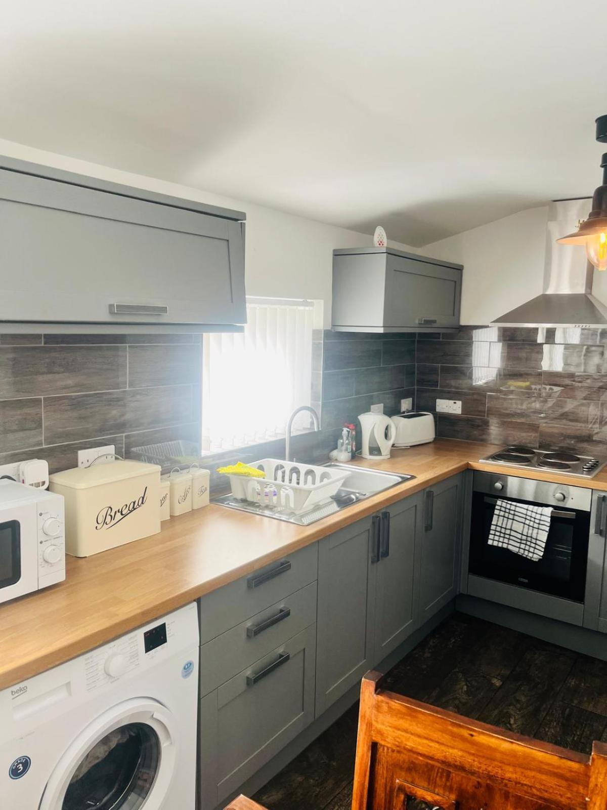 Апартаменти Rj S House Мертір-Тідвіл Екстер'єр фото